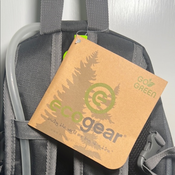 Gray Hydration Back Pack‎ -Ecogear (Water Dog) - Picture 4 of 7
